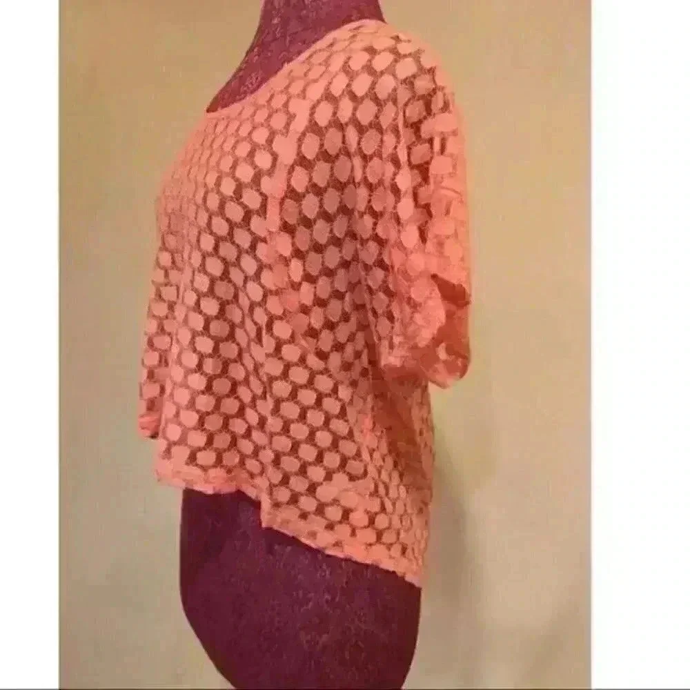 hip happening in the present Top High-low Coral - Picture 6 of 9
